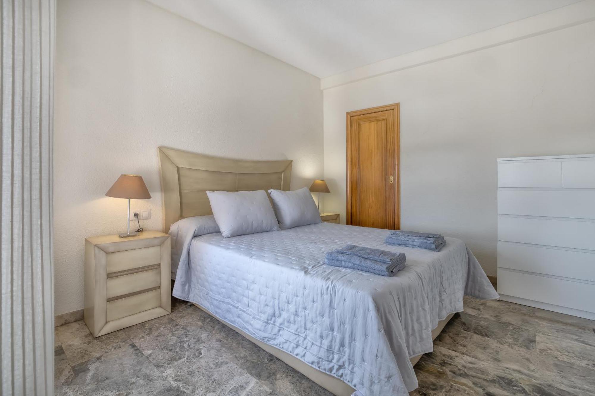 R & T Cordoba Center Apartamentos - Parking Ngoại thất bức ảnh