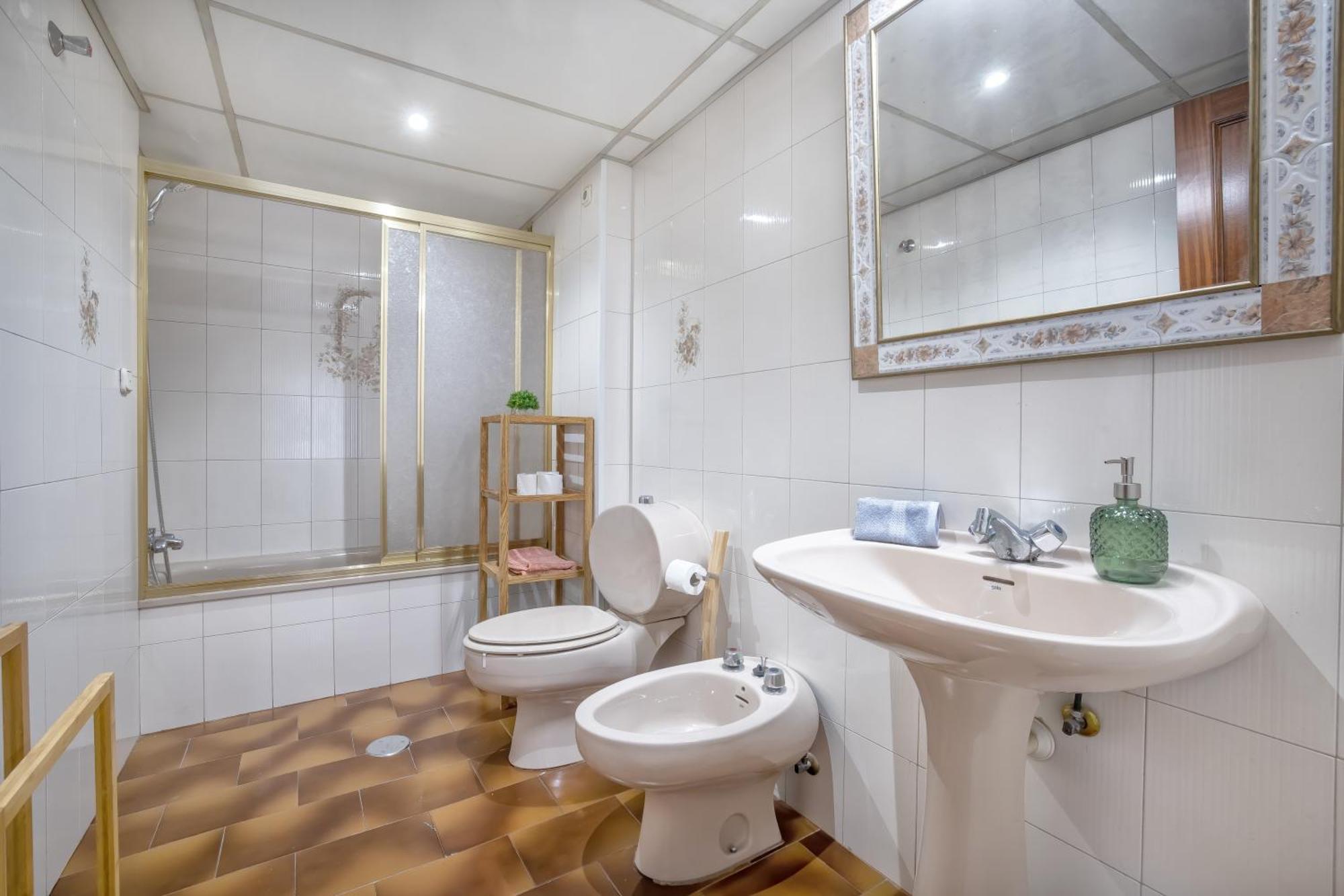 R & T Cordoba Center Apartamentos - Parking Ngoại thất bức ảnh