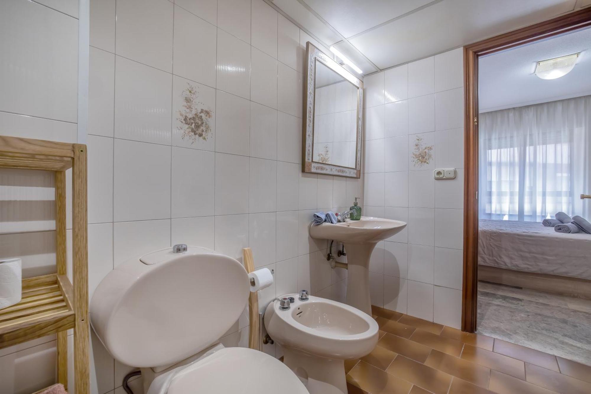 R & T Cordoba Center Apartamentos - Parking Ngoại thất bức ảnh