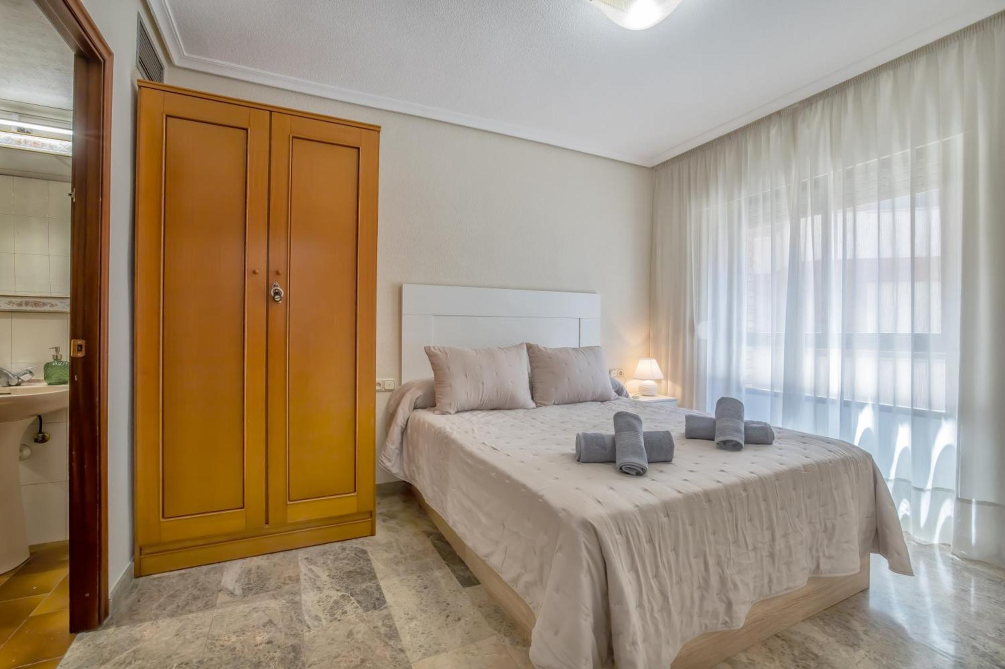 R & T Cordoba Center Apartamentos - Parking Ngoại thất bức ảnh