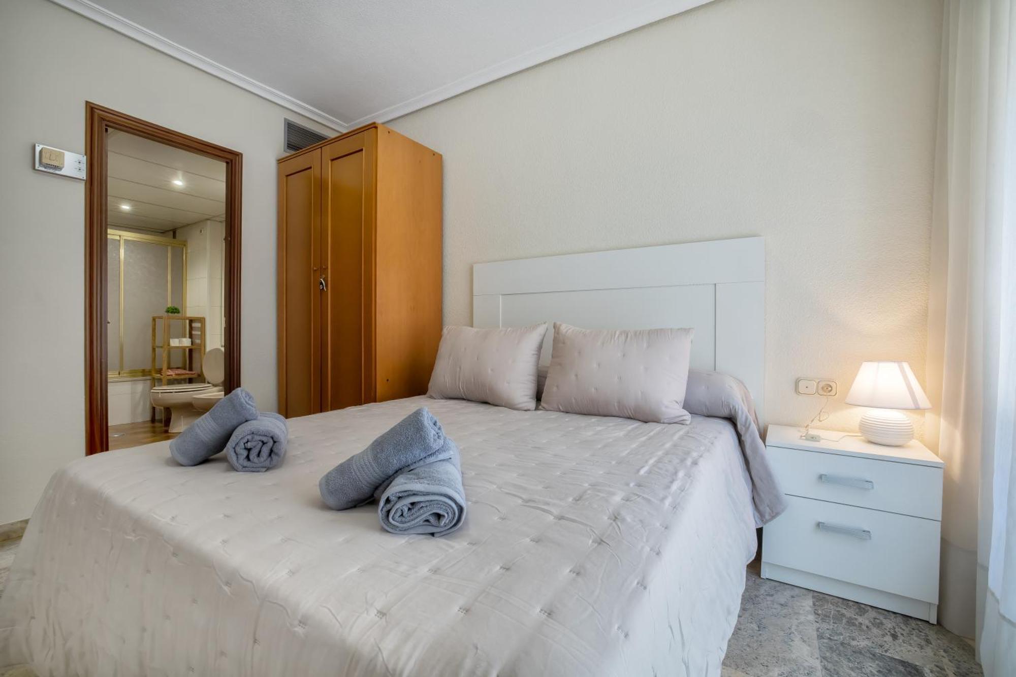 R & T Cordoba Center Apartamentos - Parking Ngoại thất bức ảnh